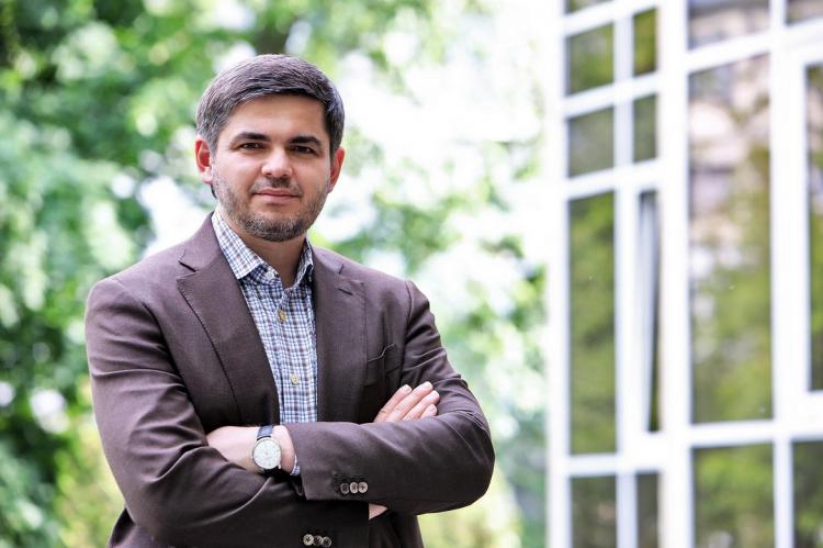 Міцний фундамент вільного ринку – висока конкуренція. Монополії, як і імперії, руйнуються як будинки на піску